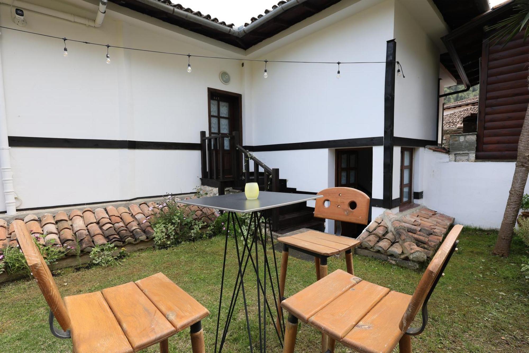 Villa Elmar Berat Exterior photo